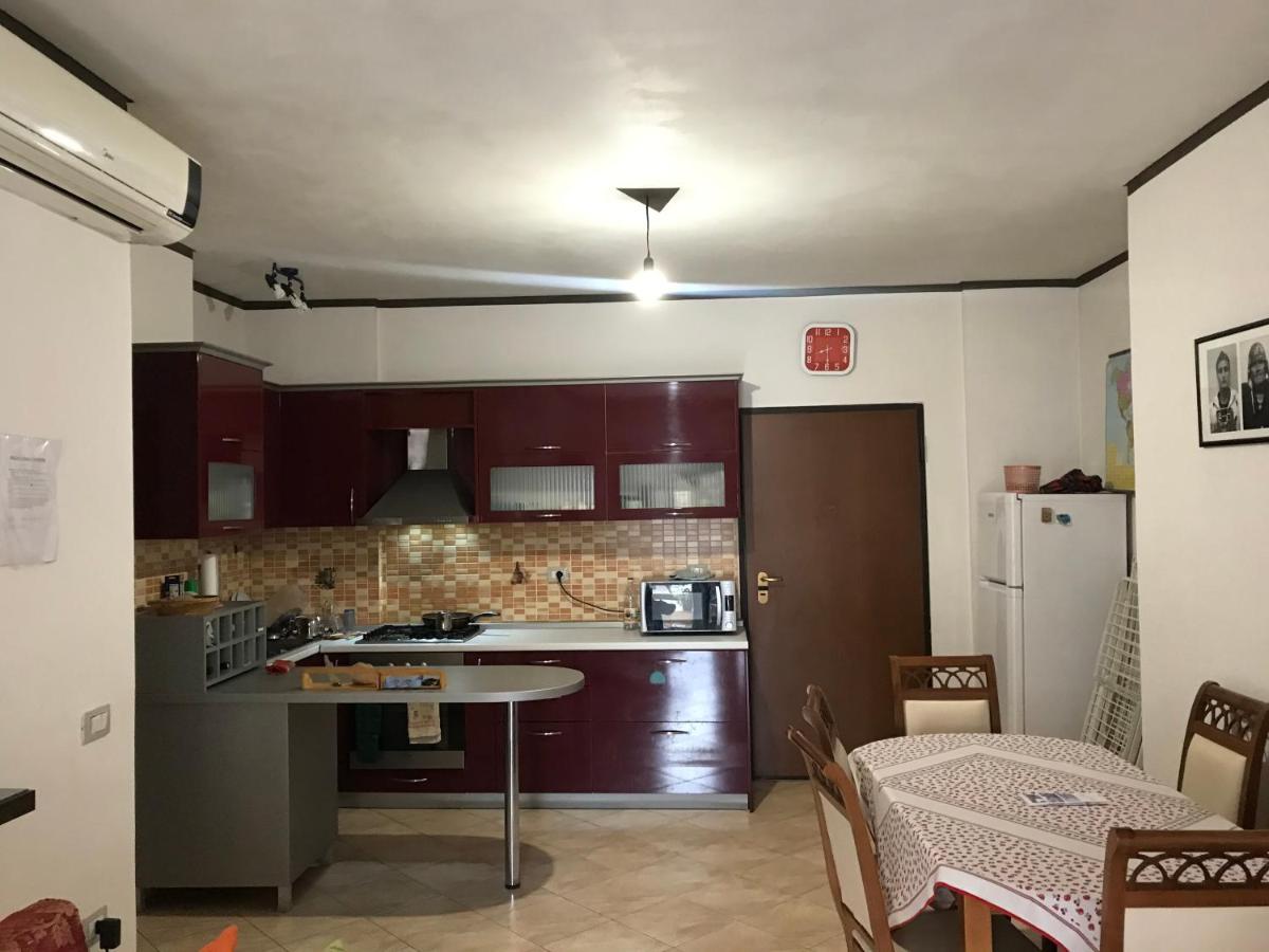 Yzberishti Home Sweet Home - Guest House מראה חיצוני תמונה