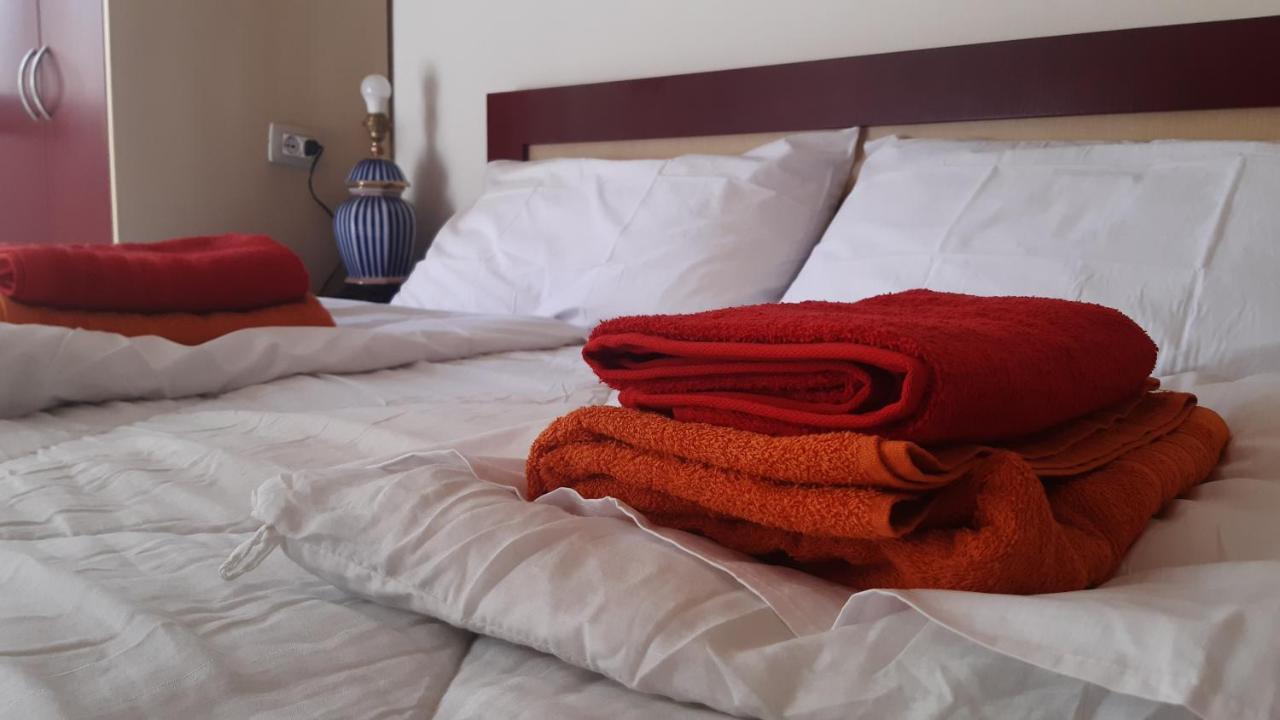 Yzberishti Home Sweet Home - Guest House מראה חיצוני תמונה