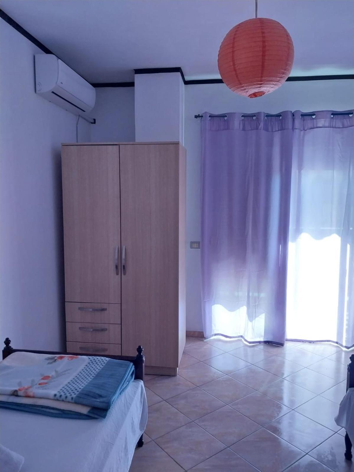 Yzberishti Home Sweet Home - Guest House מראה חיצוני תמונה